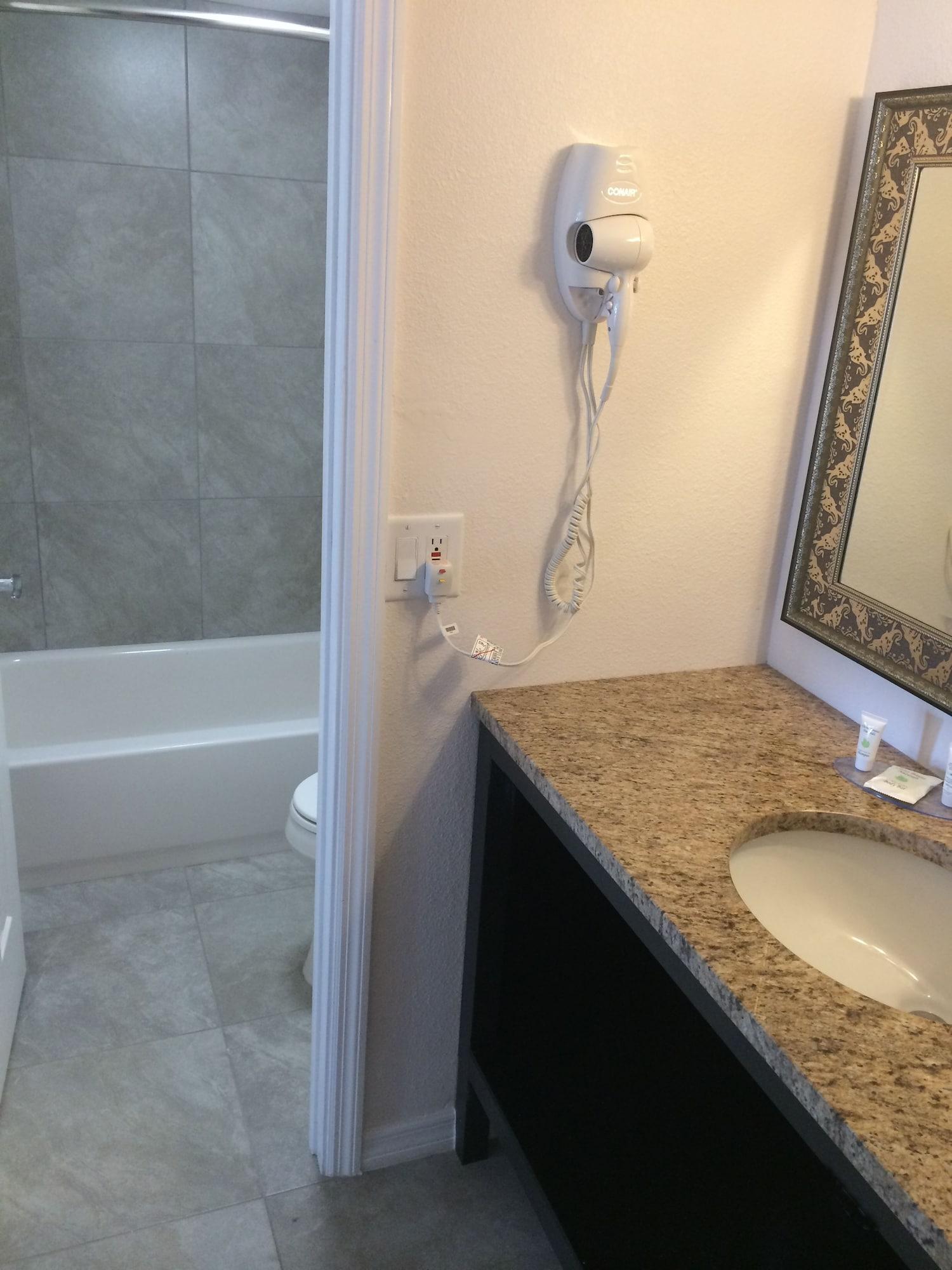 Lantern Inn&Suites - Sarasota South Bradenton Bagian luar foto
