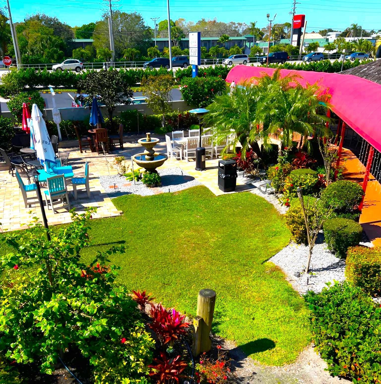 Lantern Inn&Suites - Sarasota South Bradenton Bagian luar foto