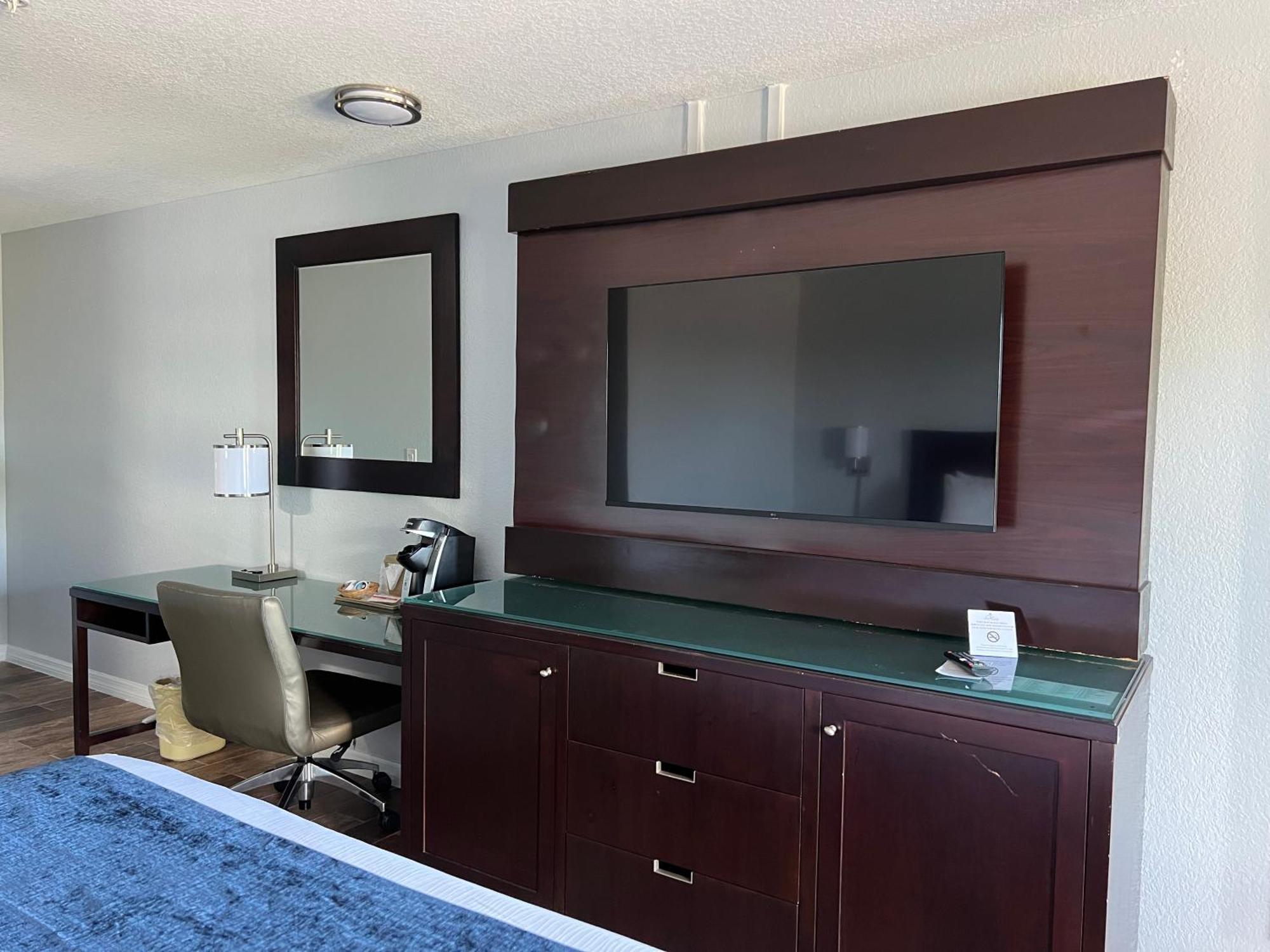 Lantern Inn&Suites - Sarasota South Bradenton Bagian luar foto