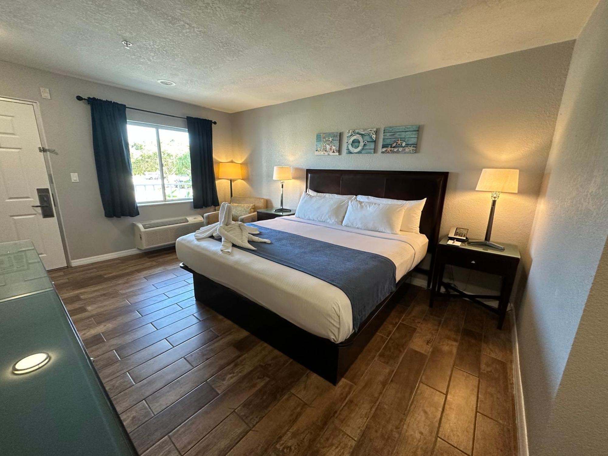 Lantern Inn&Suites - Sarasota South Bradenton Bagian luar foto