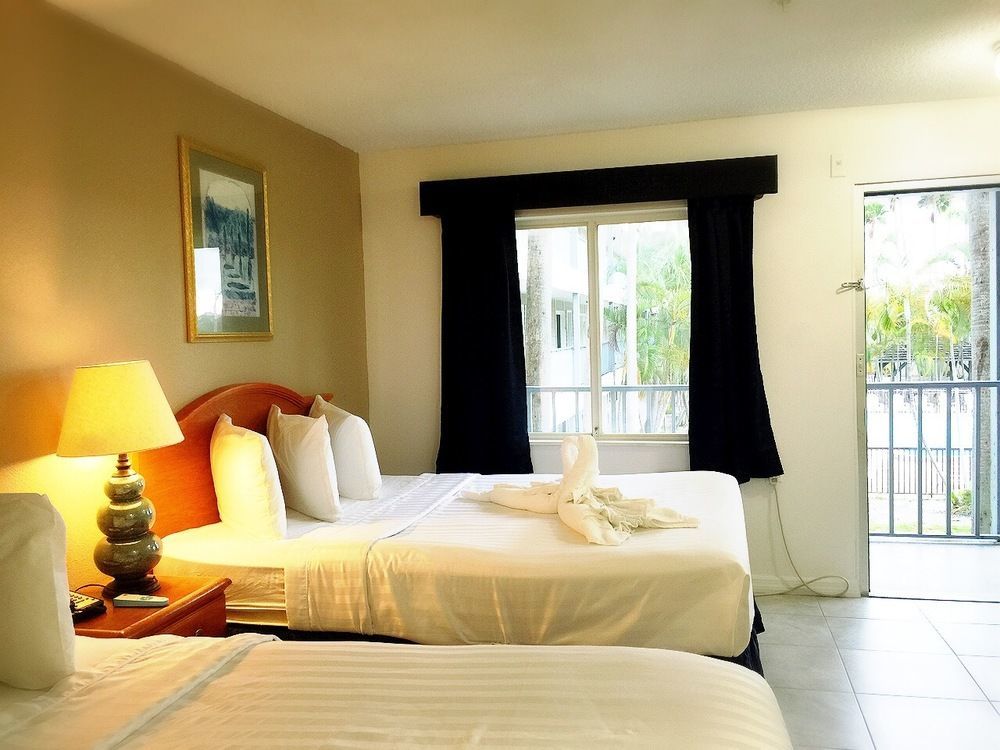 Lantern Inn&Suites - Sarasota South Bradenton Bagian luar foto