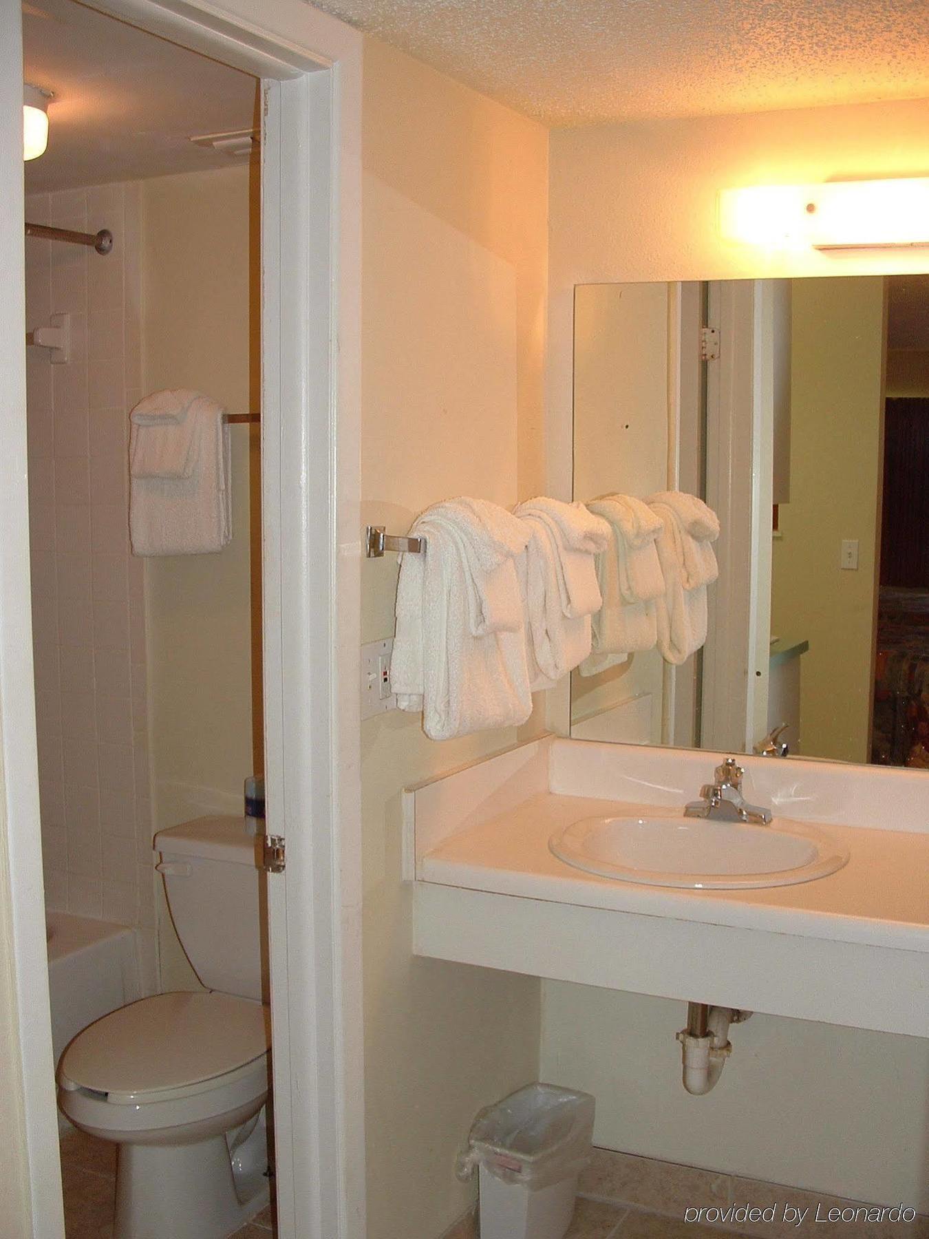 Lantern Inn&Suites - Sarasota South Bradenton Bagian luar foto